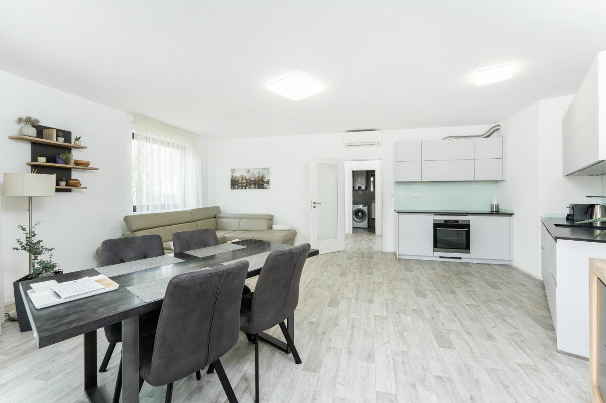 Palm Garden Apartment 2 米库洛夫 外观 照片